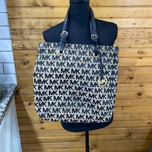 Michael Kors Black/Beige Jet Set Tote Bag